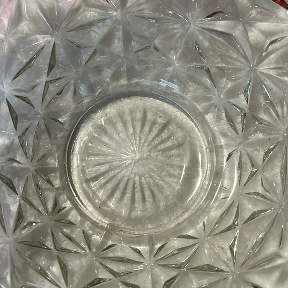 Vintage Diamond Cut Scalloped Rose Trimmed Serving/Display Platter - Picture 3 of 4